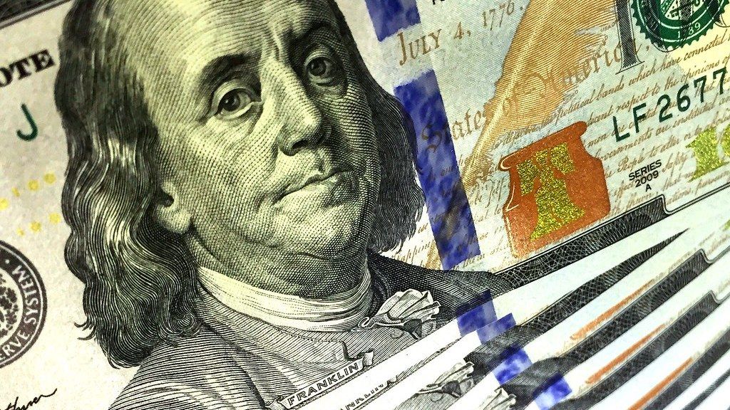 Đồng đô la tăng khi Iran tấn công Israel, rủi ro địa chính trị tăng cao