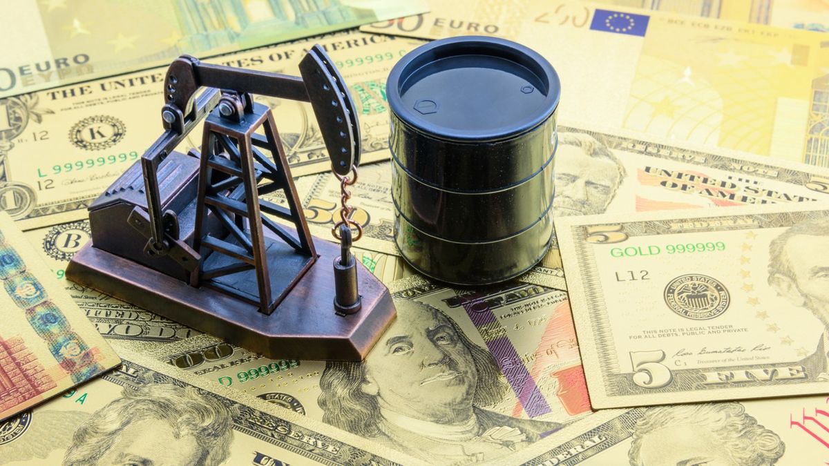 Dầu giảm hơn 1% do xuất khẩu dầu của Nga vẫn ở mức cao nhiều tháng