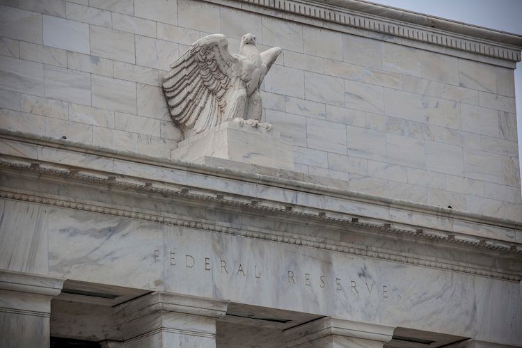 FOMC: Cách tiếp cận chờ xem