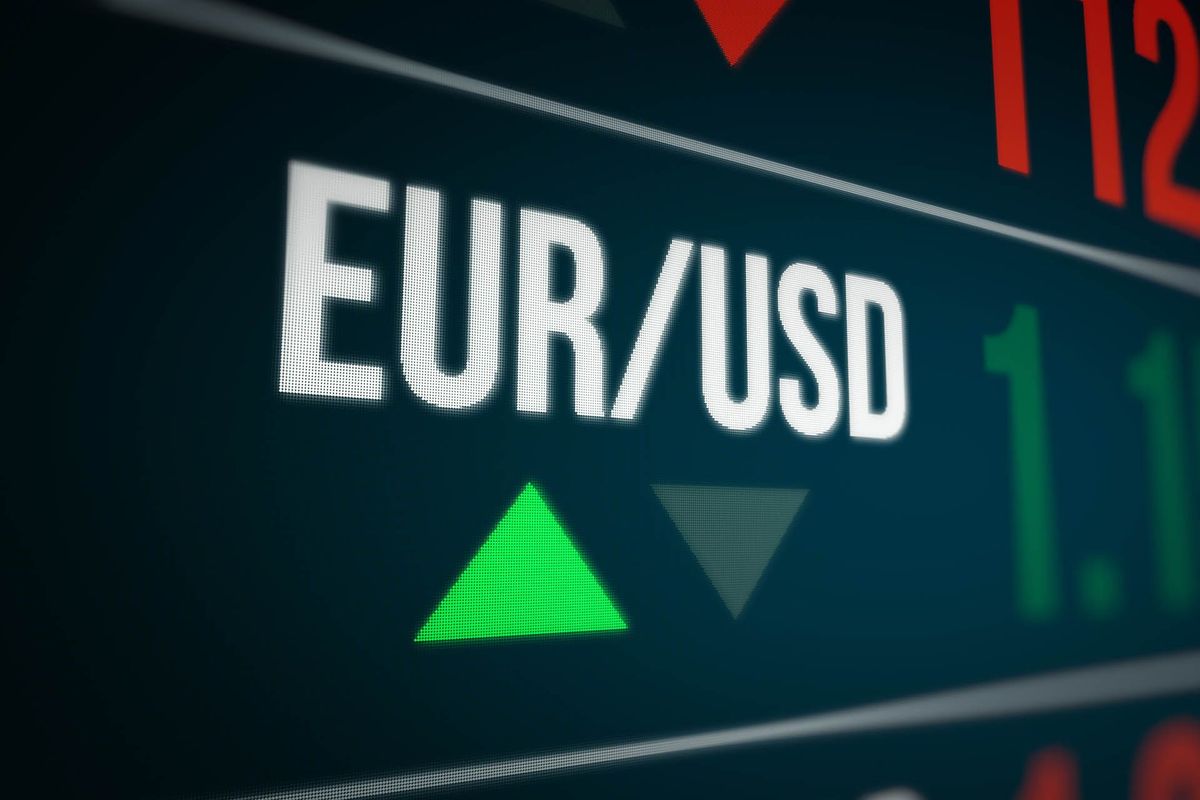 EUR sẽ tăng trở lại sau tin tức tăng giá?
