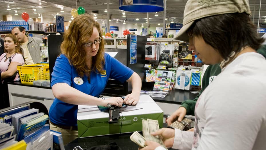 Người tiêu dùng Mỹ dự đoán lạm phát khó khăn sắp tới