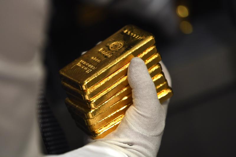 Các quỹ ETF vàng trên toàn cầu báo cáo dòng tiền vào lần đầu tiên trong một năm
