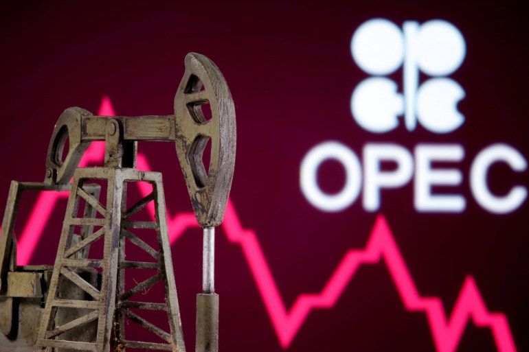 OPEC+ gia hạn cắt giảm