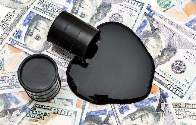 Tác động bị bỏ qua của giá dầu thô thấp hơn đối với lạm phát và đồng đô la