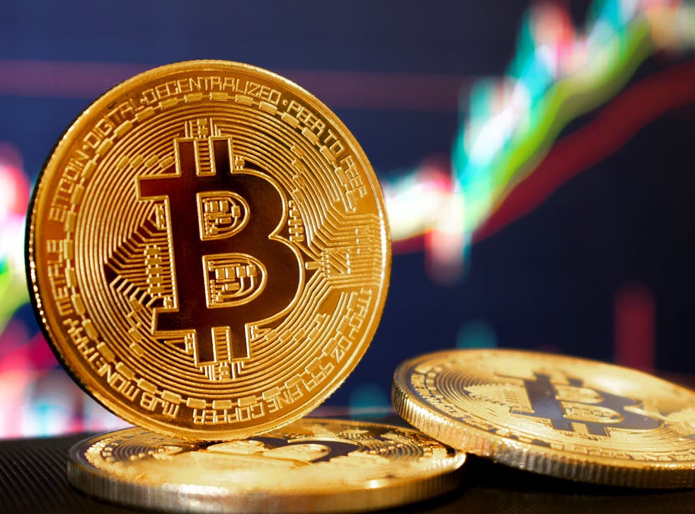 Cá voi Bitcoin tích lũy với tốc độ nhanh, nguồn cung trao đổi ở mức thấp nhất kể từ năm 2021