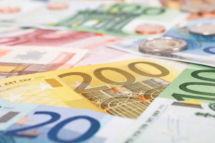 Tóm tắt buổi sáng: Đồng Euro giảm do hoạt động kinh doanh của Khu vực đồng Euro yếu hơn