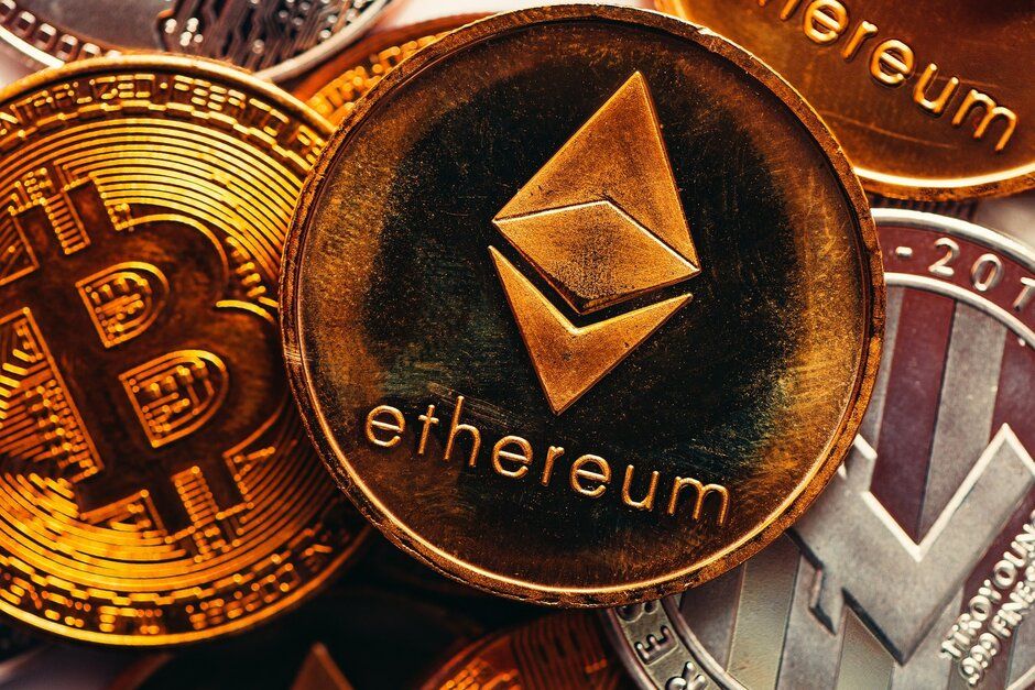 Tiền điện tử hôm nay: Bitcoin, Ethereum tụt hậu, XRP trở lại mức trên 0,56 đô la với các thông báo quan trọng tại Hàn Quốc, Nhật Bản