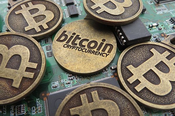 Giá bitcoin trở lại trên 60 nghìn đô la