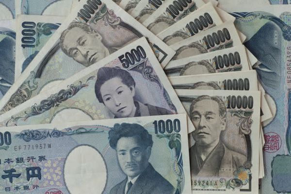 USDJPY giảm nhẹ khi dữ liệu lạm phát của Nhật Bản bị xáo trộn