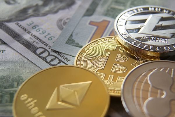 Tiền điện tử hôm nay: Bitcoin, Ethereum giữ vững, BlackRock dập tắt hy vọng về ETF XRP