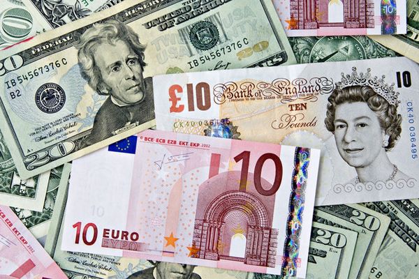 GBP/USD:Đồng bảng Anh đã giảm xuống mức thấp nhất trong hơn hai tuần tại 1,3068 USD trước hàng loạt dữ liệu kinh tế trong tuần này