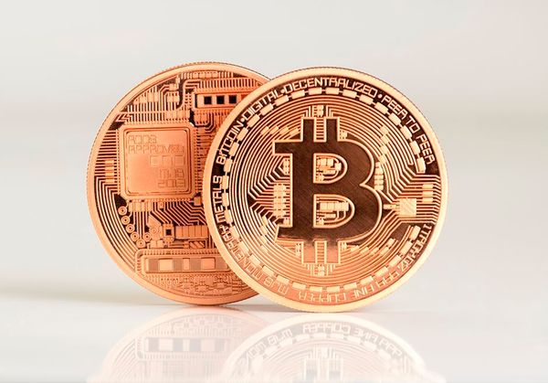 Bitcoin điều chỉnh giảm sau khi đối mặt với rào cản kháng cự