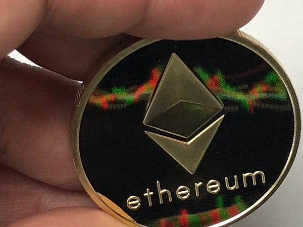 Ethereum có nguy cơ giảm xuống 2.395 đô la trong bối cảnh dòng tiền ETF đổ vào ấn tượng