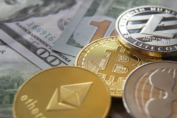 Tiền điện tử hôm nay: Bitcoin, Ethereum, XRP giảm khi các nhà giao dịch chuẩn bị cho quyết định lãi suất của Fed