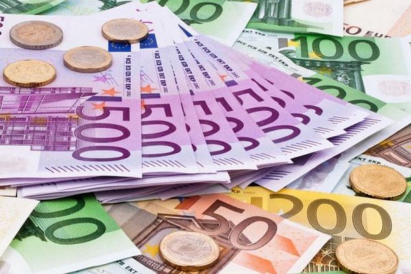 EUR/USD : Đồng Euro gặp khó khăn với mức tăng cao hơn khi Fed cắt giảm lãi suất